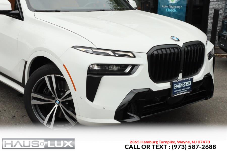 2023 BMW X7 xDrive40i Sports Activity Vehi photo