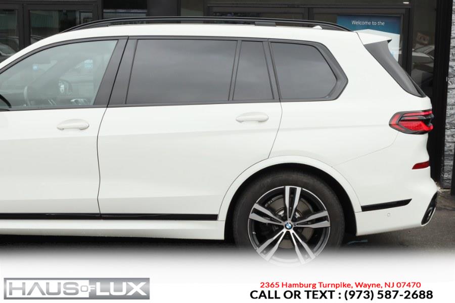 2023 BMW X7 xDrive40i Sports Activity Vehi photo