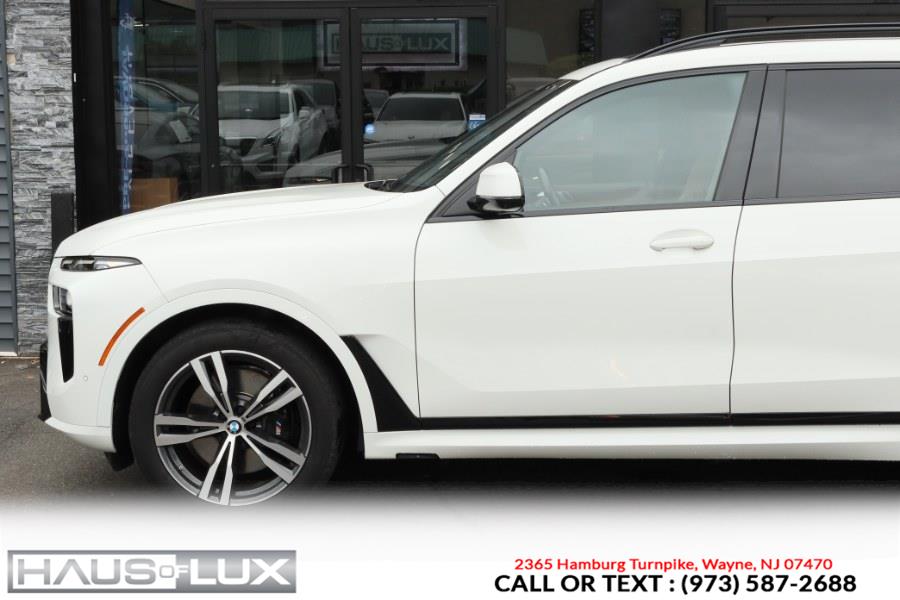 2023 BMW X7 xDrive40i Sports Activity Vehi photo