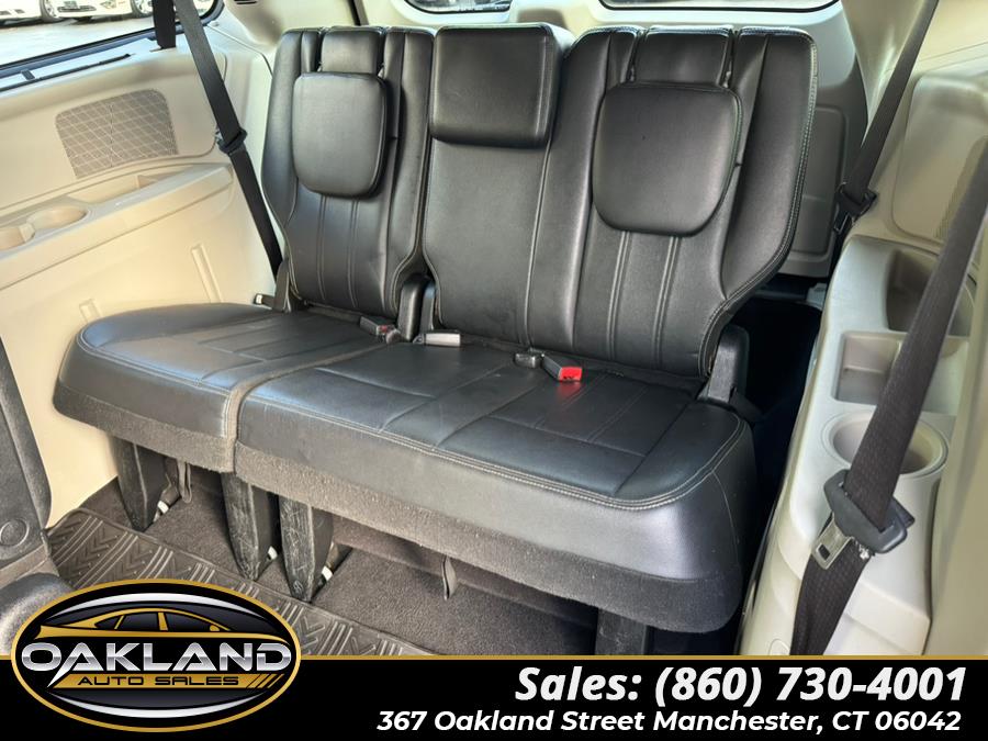 2012 Chrysler Town & Country Touring-L photo