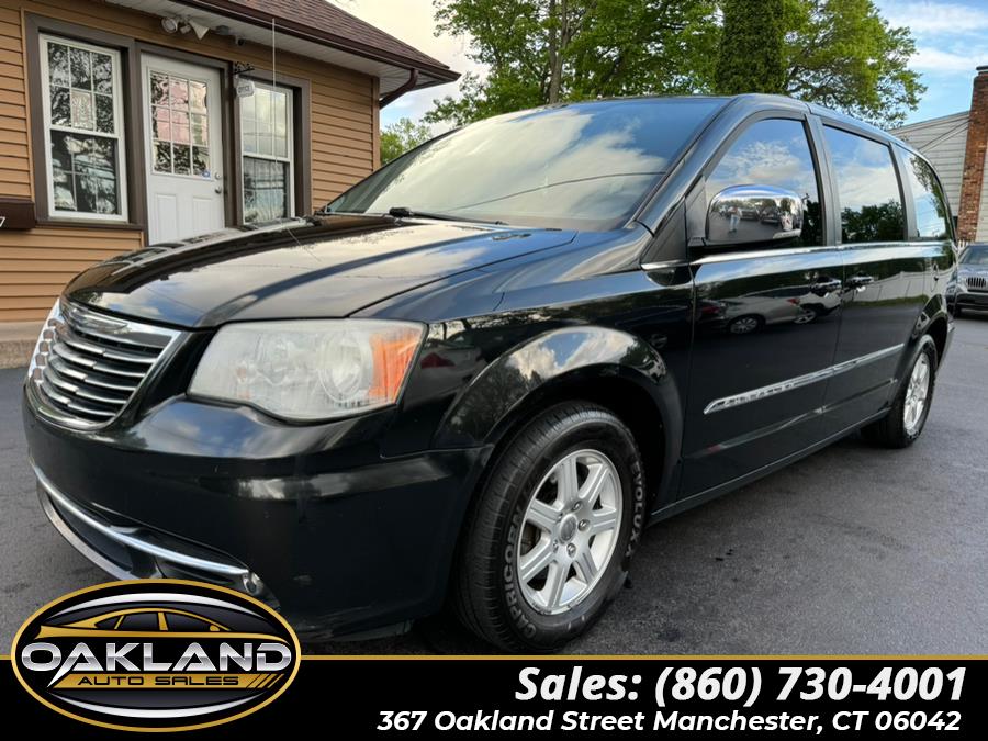 2012 Chrysler Town & Country Touring-L photo