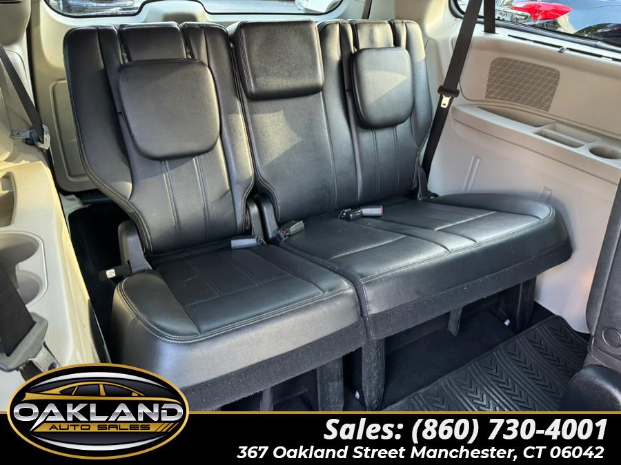 2012 Chrysler Town & Country Touring-L photo