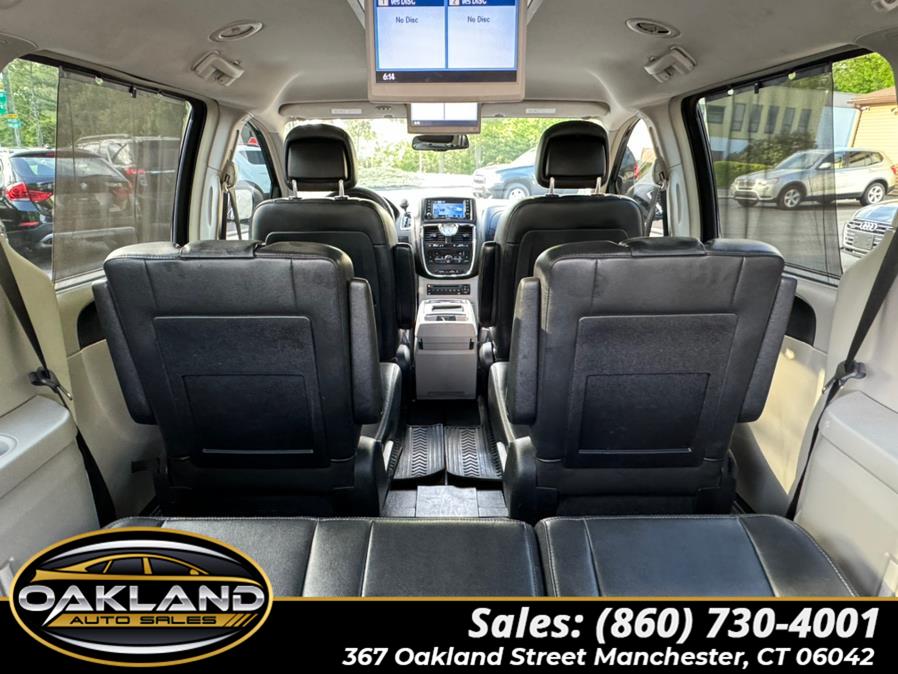 2012 Chrysler Town & Country Touring-L photo