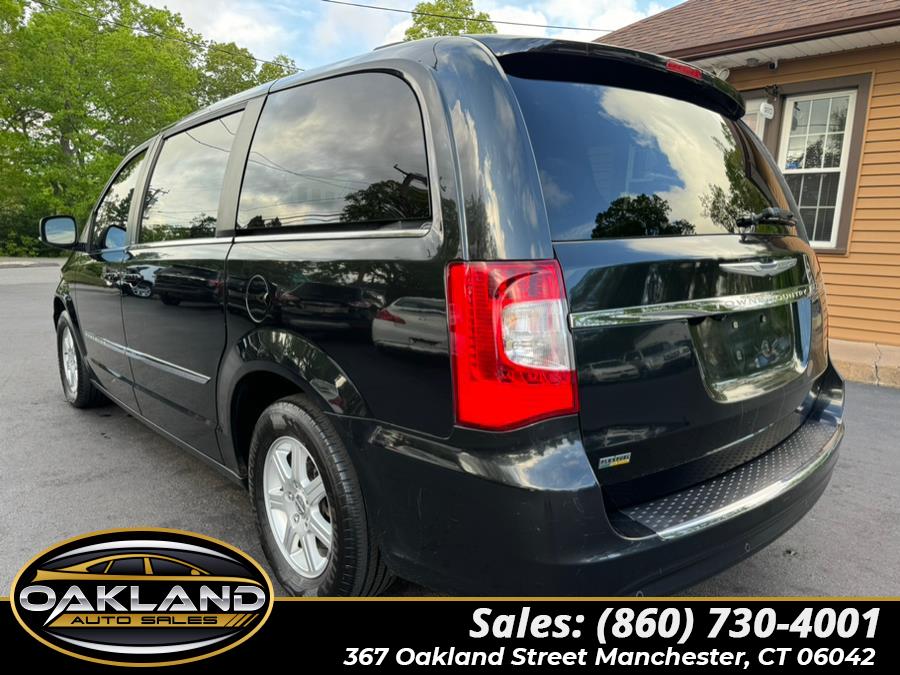 2012 Chrysler Town & Country Touring-L photo