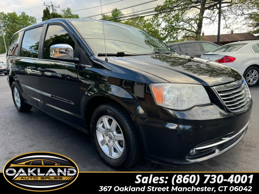 2012 Chrysler Town & Country Touring-L photo