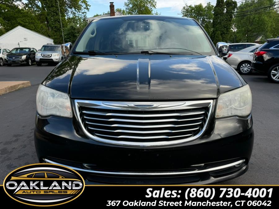2012 Chrysler Town & Country Touring-L photo