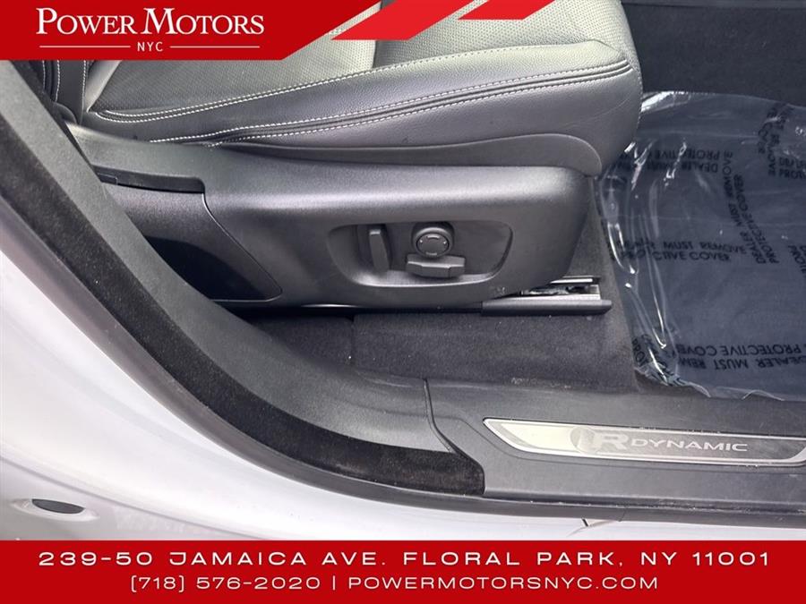 2022 Land Rover Range Rover Velar P250 R-Dynamic S photo