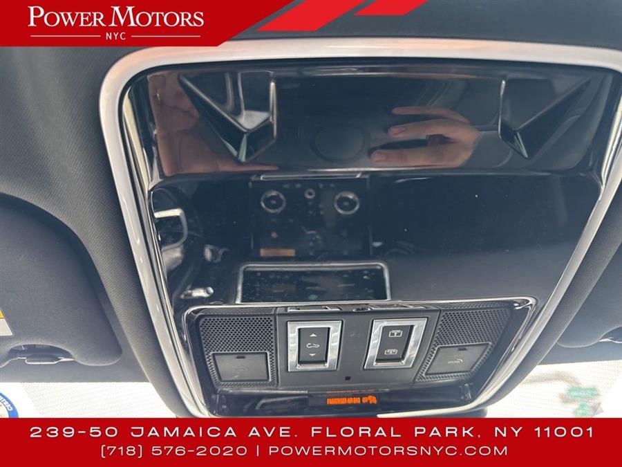 2022 Land Rover Range Rover Velar P250 R-Dynamic S photo