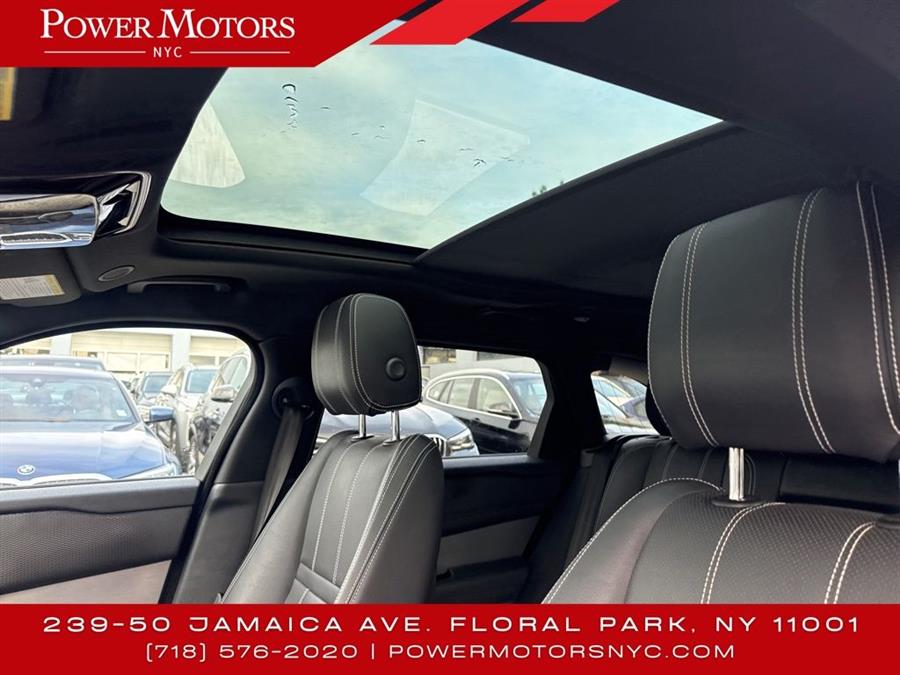 2022 Land Rover Range Rover Velar P250 R-Dynamic S photo