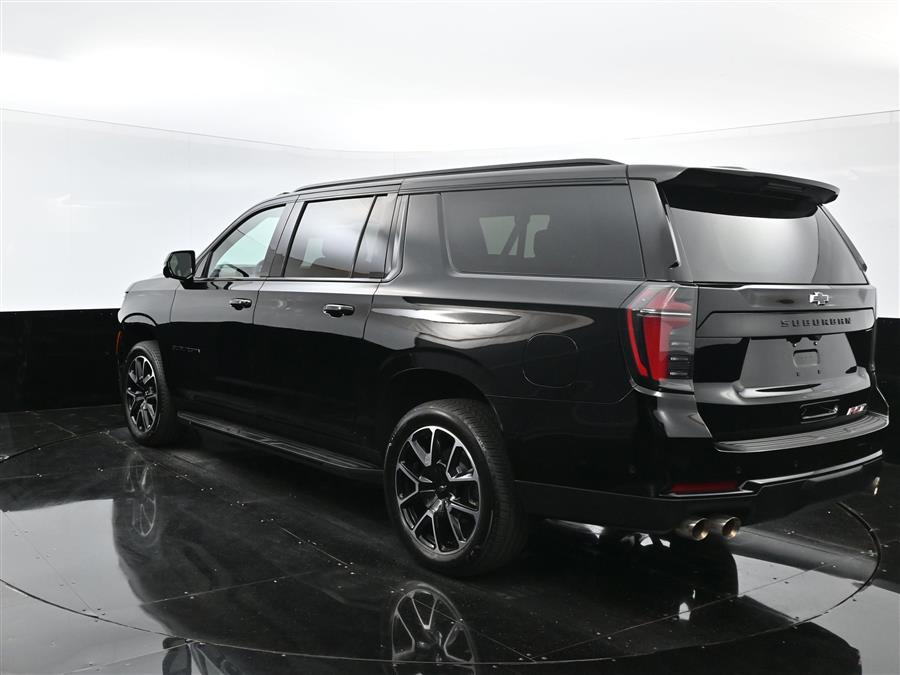 2025 Chevrolet Suburban RST photo