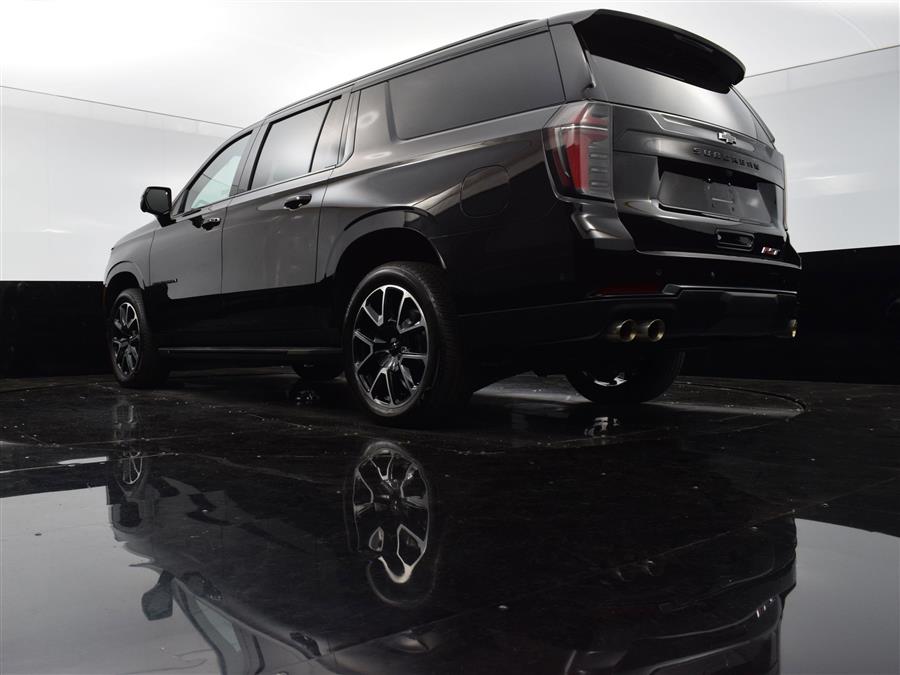 2025 Chevrolet Suburban RST photo