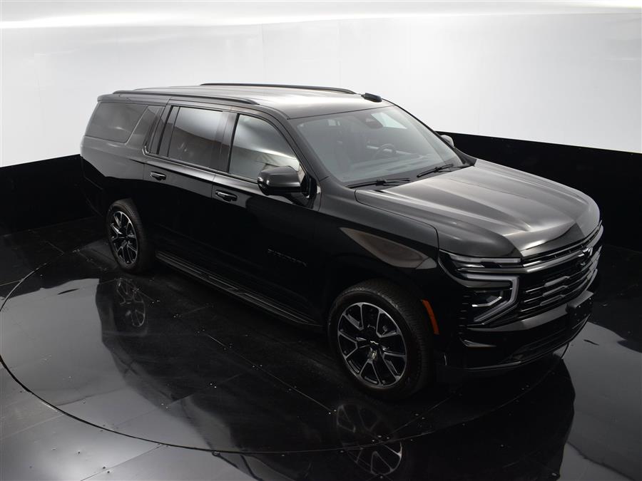 2025 Chevrolet Suburban RST photo