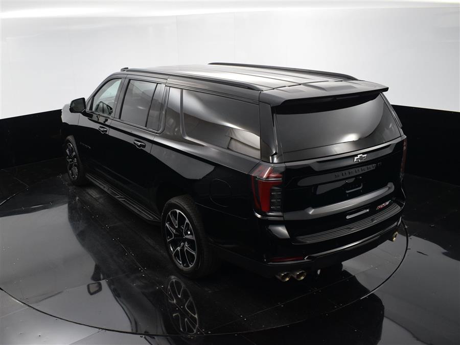 2025 Chevrolet Suburban RST photo