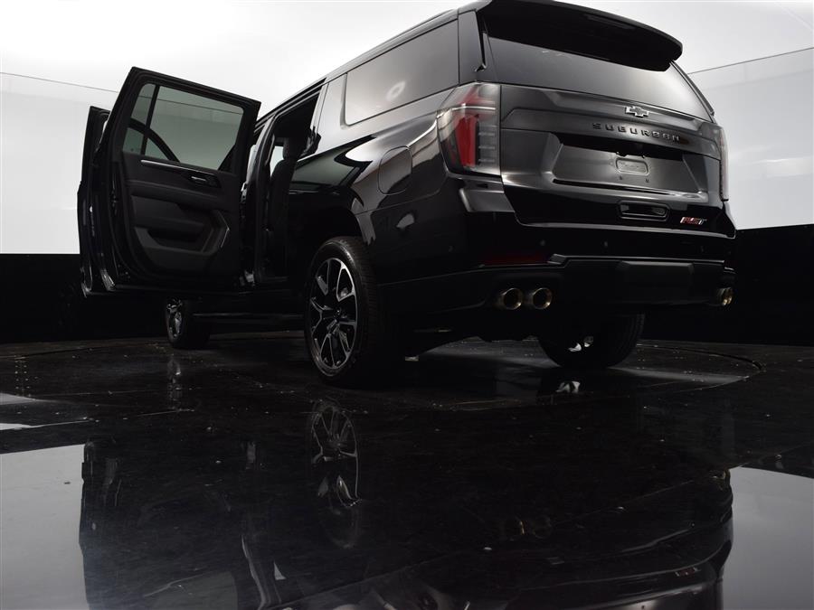 2025 Chevrolet Suburban RST photo