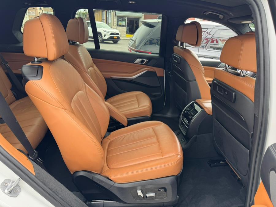2020 BMW X7 M50i Sports Activity Vehicle photo