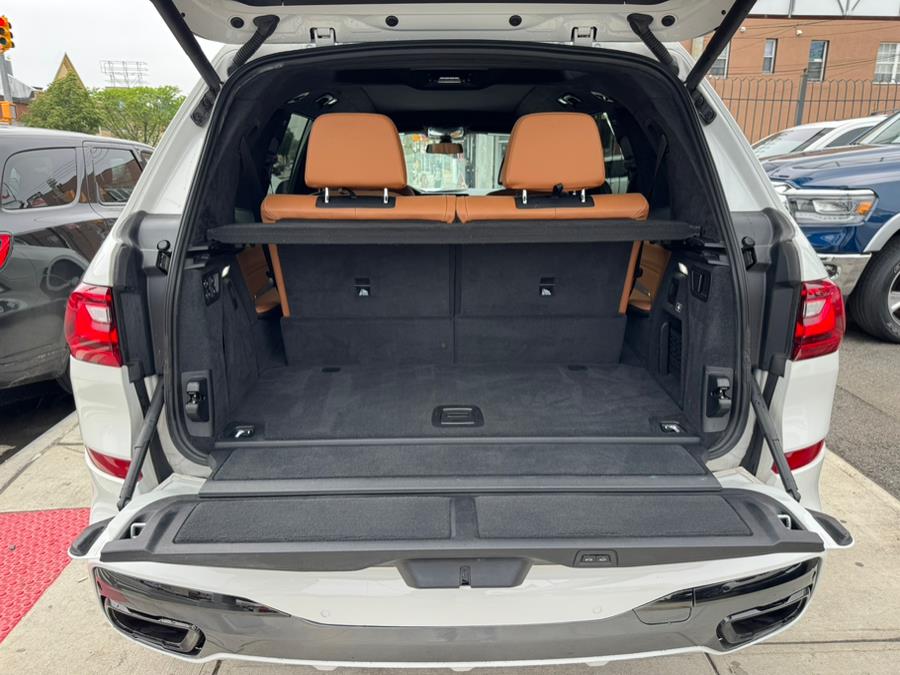 2020 BMW X7 M50i Sports Activity Vehicle photo