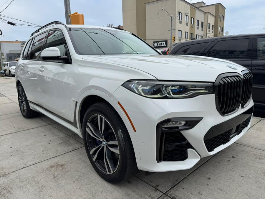 2020 BMW X7 M50i Sports Activity Vehicle photo
