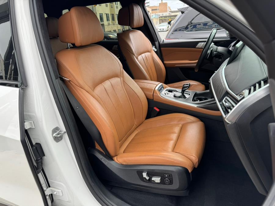 2020 BMW X7 M50i Sports Activity Vehicle photo
