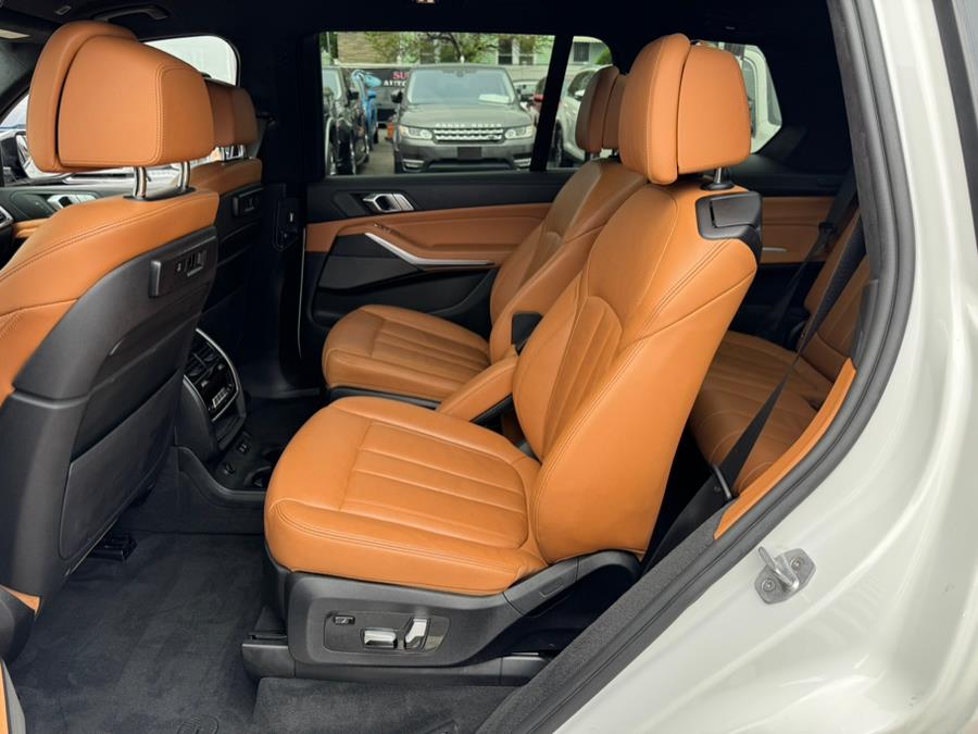 2020 BMW X7 M50i Sports Activity Vehicle photo