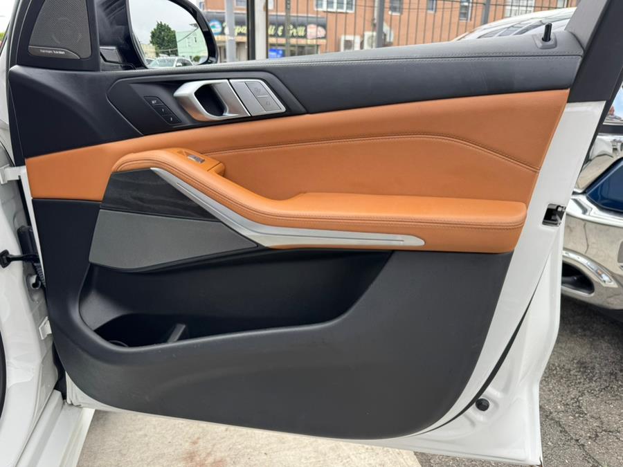 2020 BMW X7 M50i Sports Activity Vehicle photo