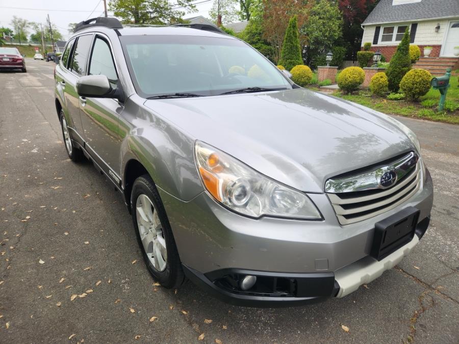 2011 Subaru Outback 3.6R Limited photo