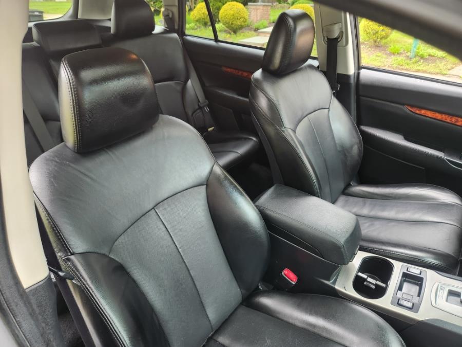 2011 Subaru Outback 3.6R Limited photo