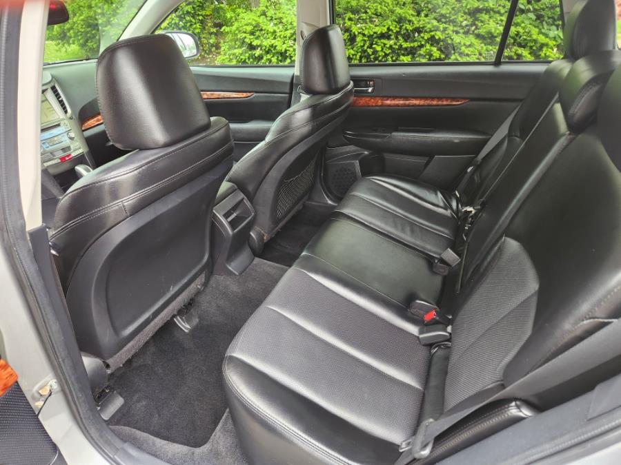 2011 Subaru Outback 3.6R Limited photo