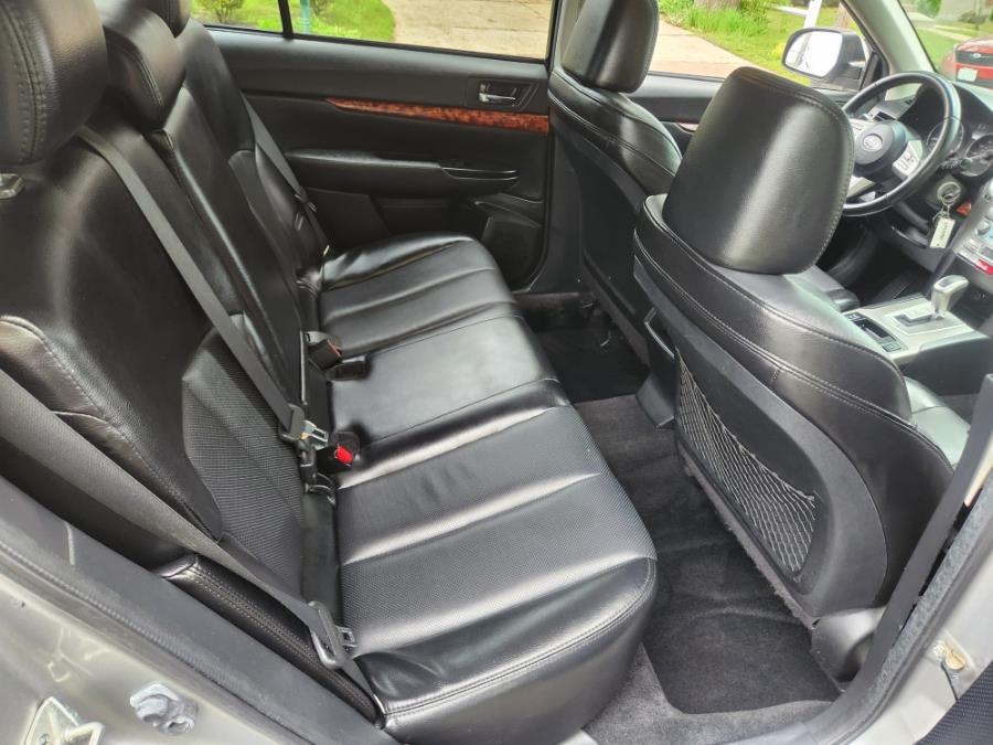 2011 Subaru Outback 3.6R Limited photo