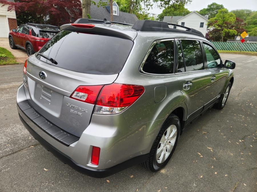 2011 Subaru Outback 3.6R Limited photo