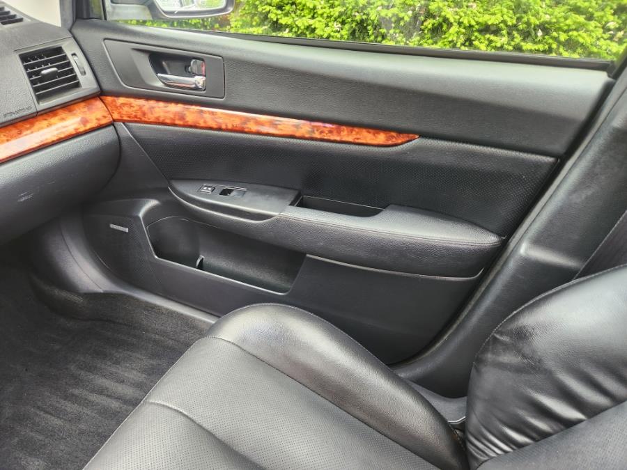 2011 Subaru Outback 3.6R Limited photo