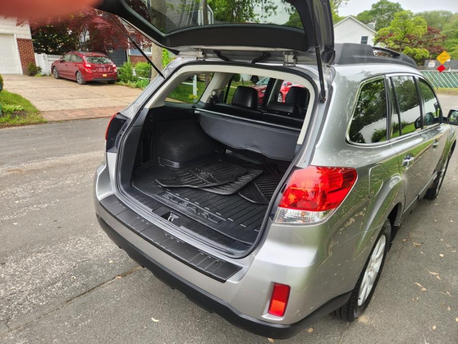 2011 Subaru Outback 3.6R Limited photo