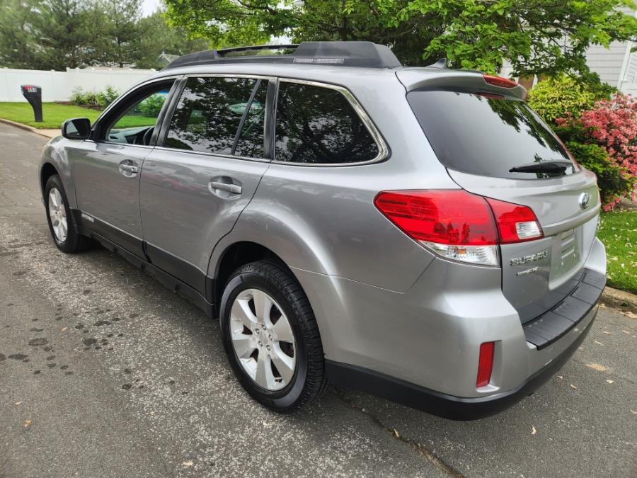 2011 Subaru Outback 3.6R Limited photo