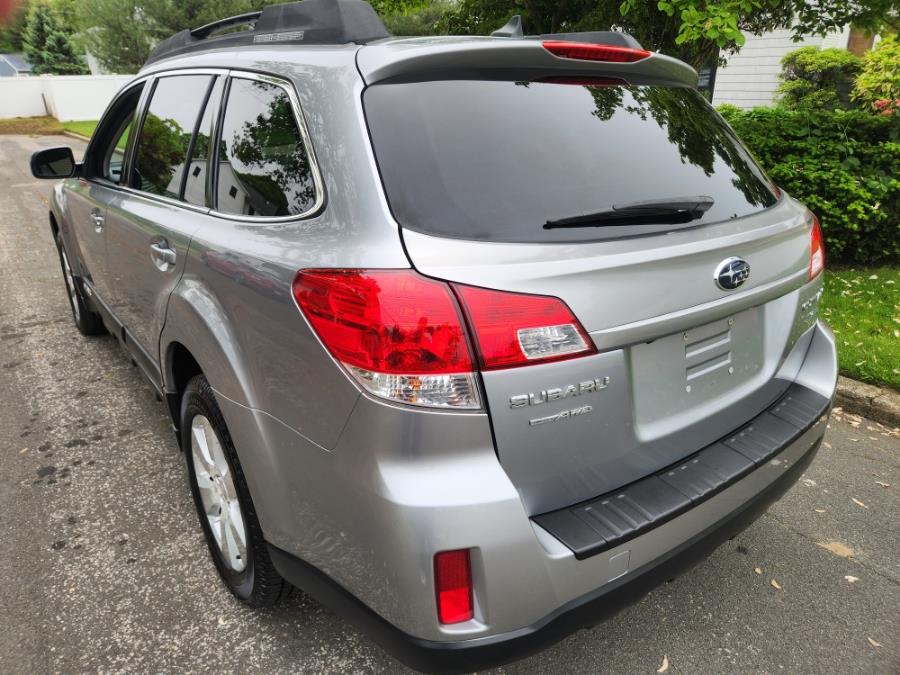 2011 Subaru Outback 3.6R Limited photo