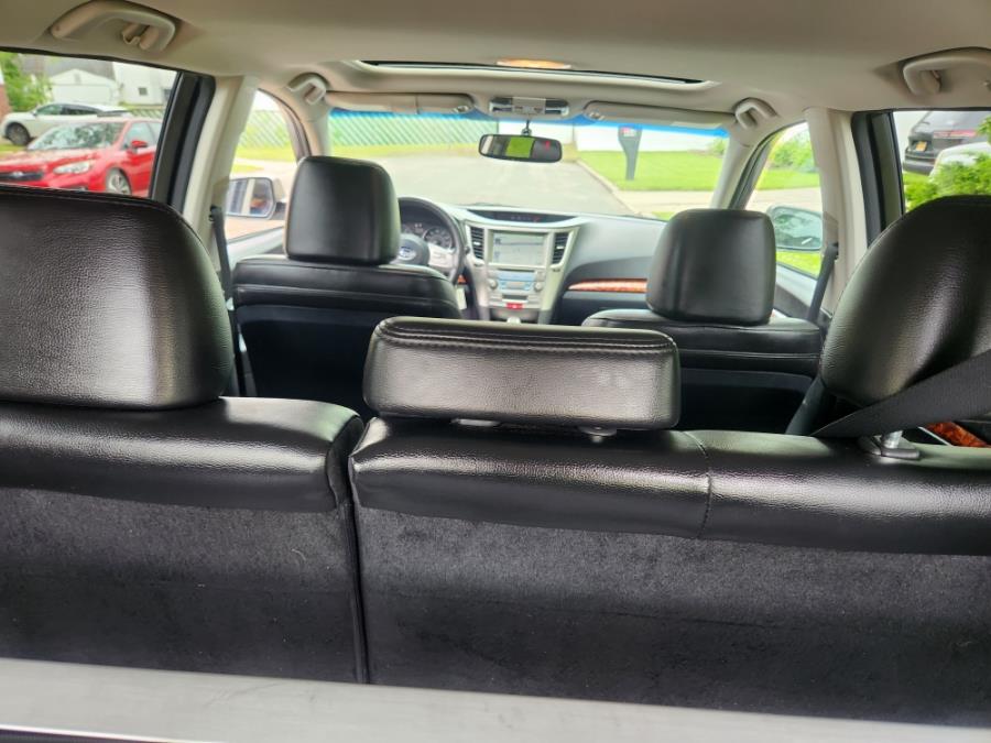 2011 Subaru Outback 3.6R Limited photo