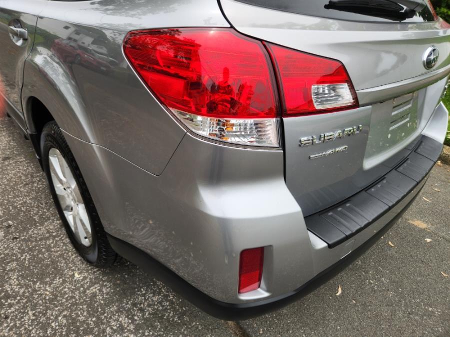 2011 Subaru Outback 3.6R Limited photo