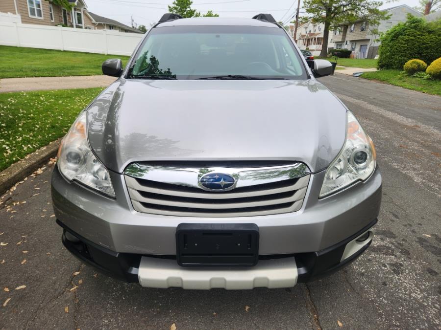 2011 Subaru Outback 3.6R Limited photo