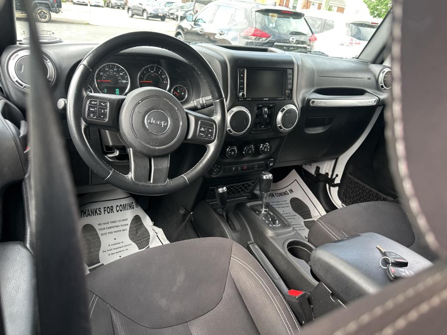 2015 Jeep Wrangler Unlimited 4WD 4dr Sahara photo