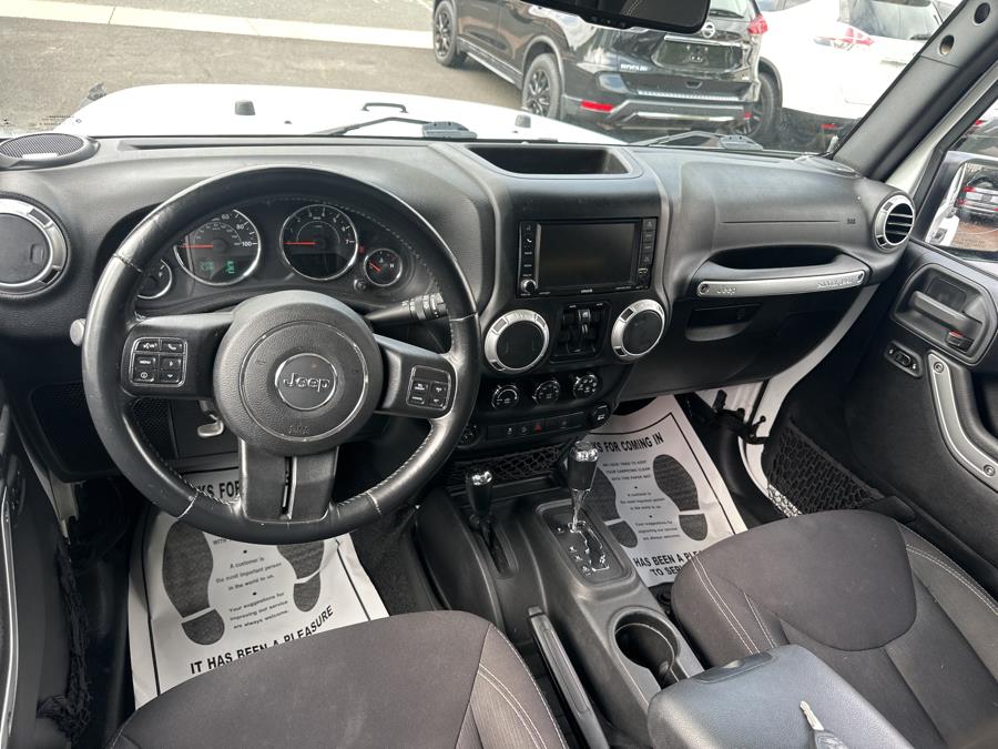 2015 Jeep Wrangler Unlimited 4WD 4dr Sahara photo