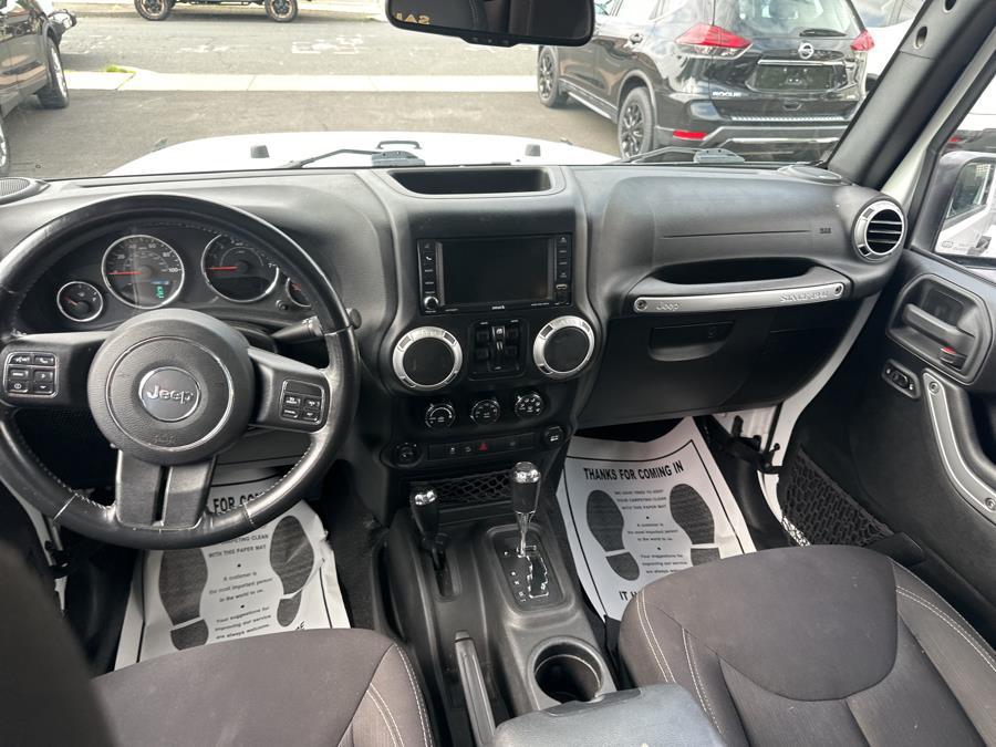 2015 Jeep Wrangler Unlimited 4WD 4dr Sahara photo