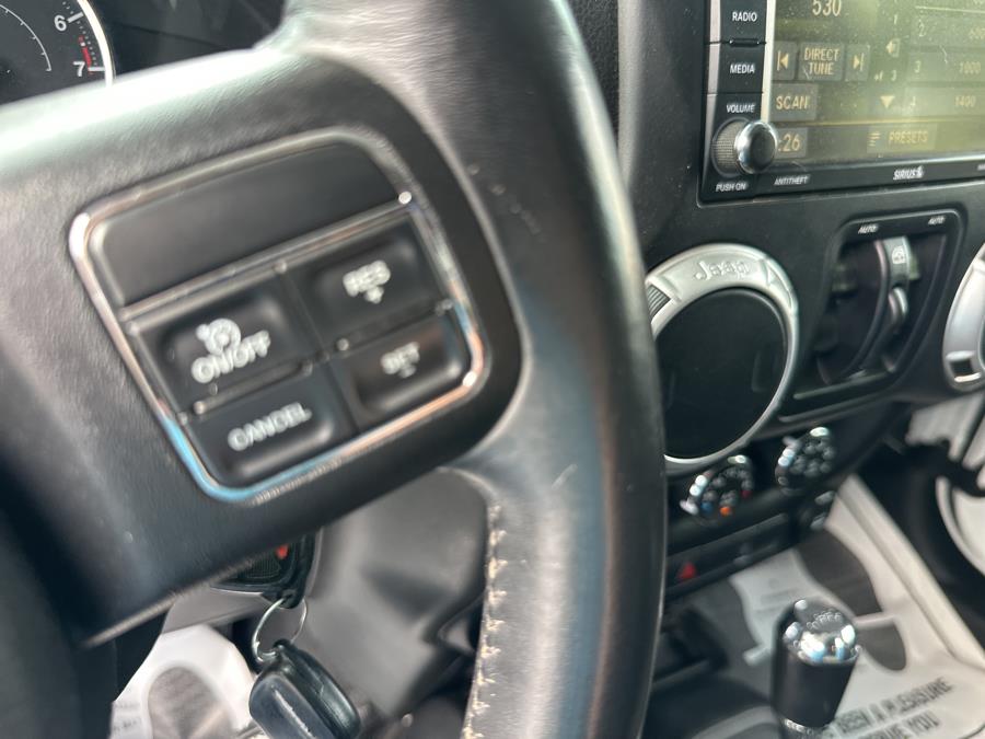 2015 Jeep Wrangler Unlimited 4WD 4dr Sahara photo
