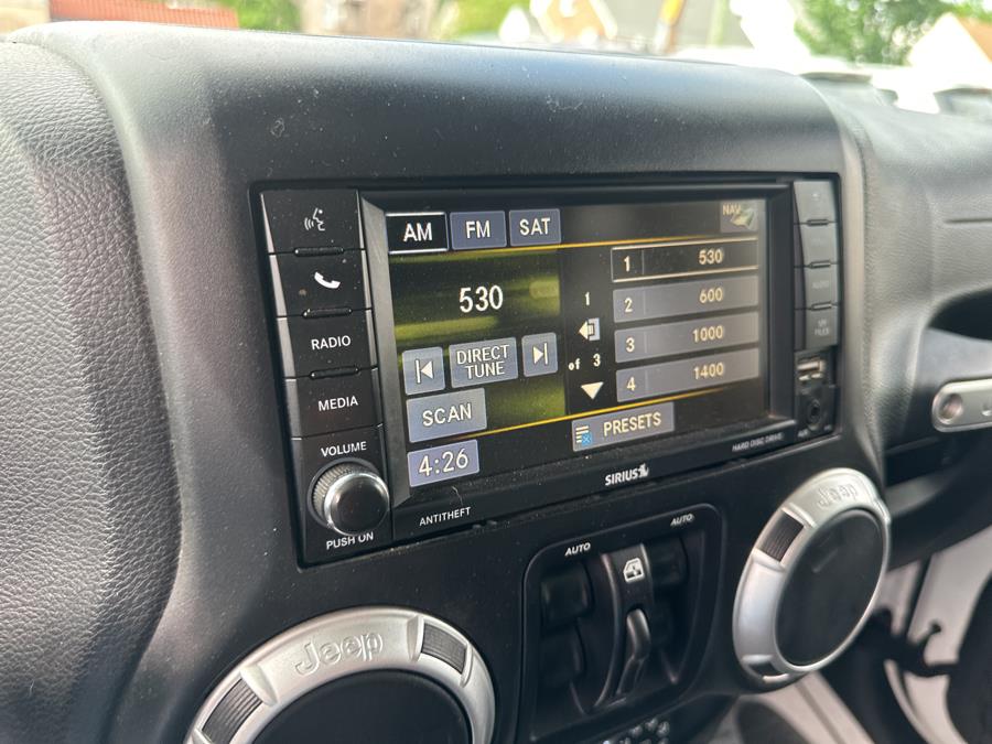 2015 Jeep Wrangler Unlimited 4WD 4dr Sahara photo