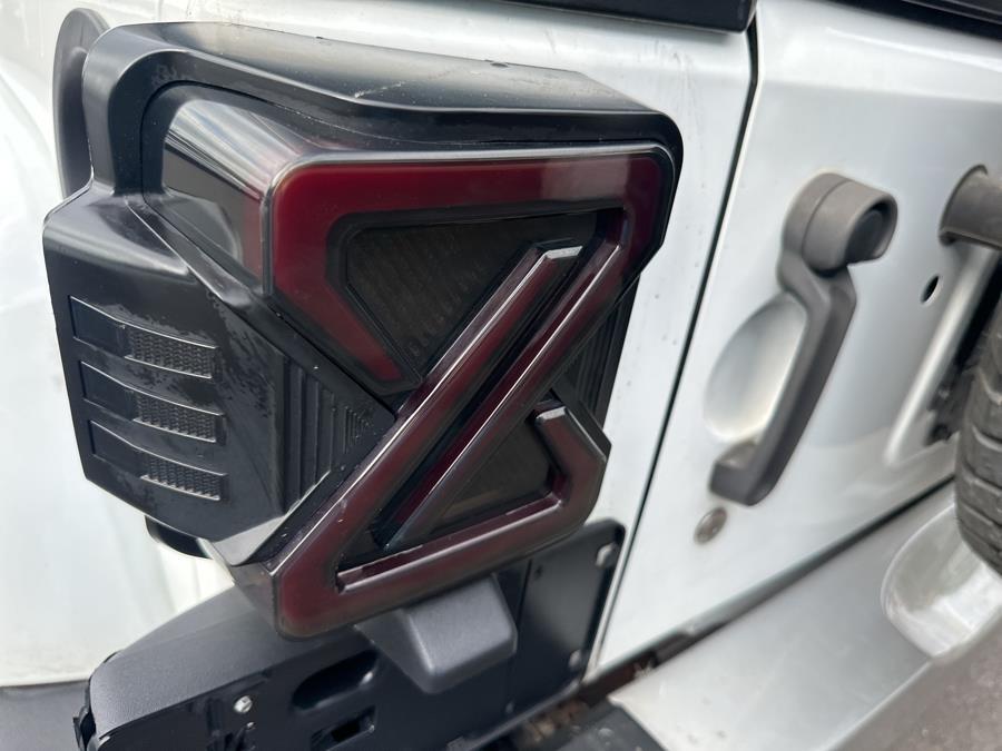 2015 Jeep Wrangler Unlimited 4WD 4dr Sahara photo