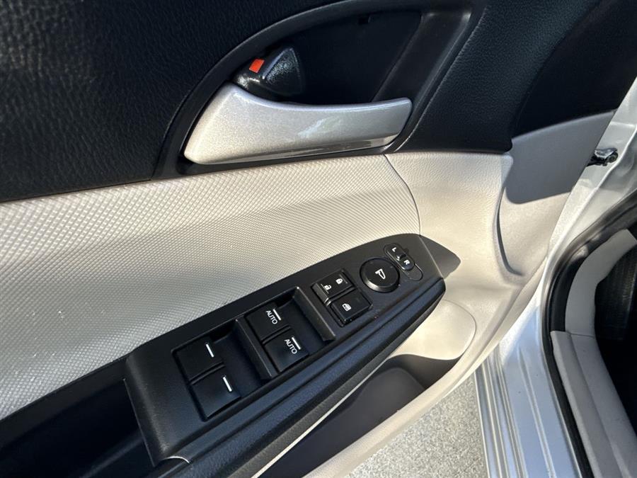 2012 Honda Accord LX-P photo