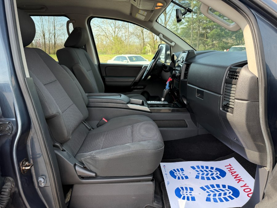2013 Nissan Titan SV photo