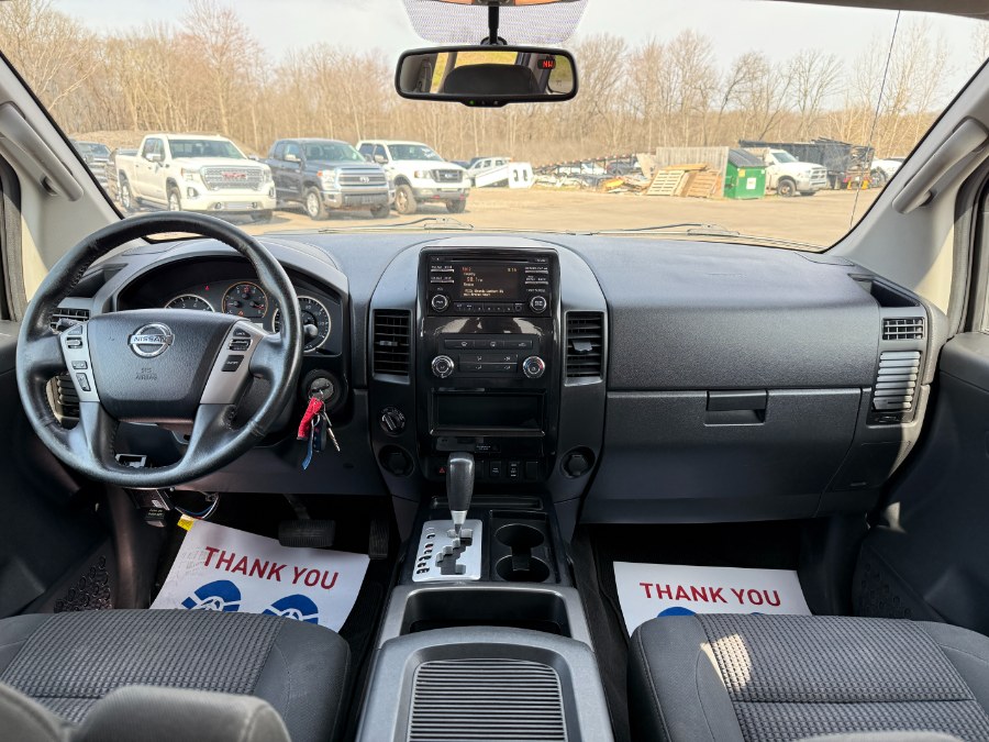 2013 Nissan Titan SV photo
