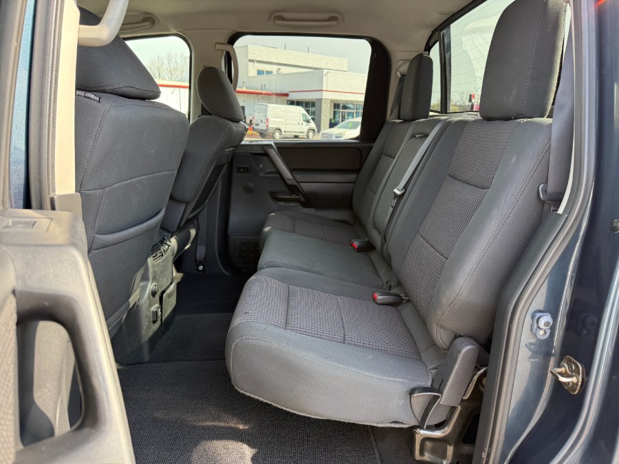 2013 Nissan Titan SV photo