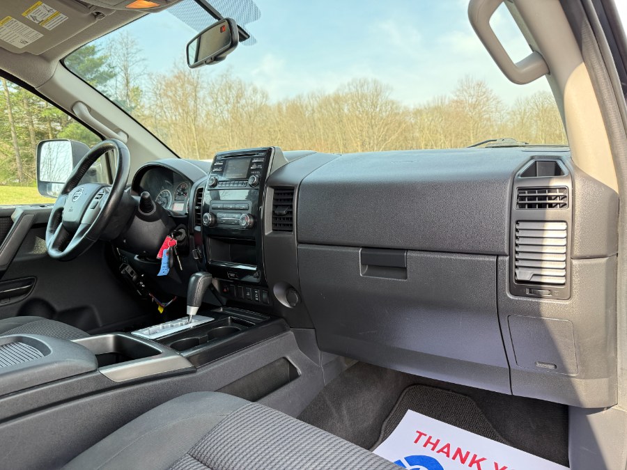 2013 Nissan Titan SV photo
