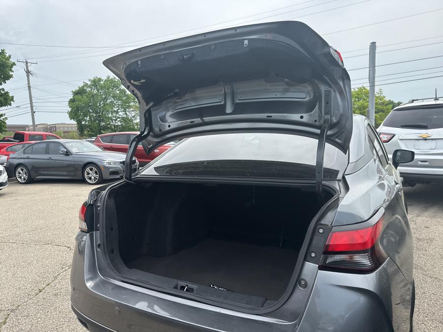 2021 Nissan Versa SV CVT photo