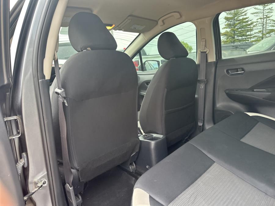 2021 Nissan Versa SV CVT photo