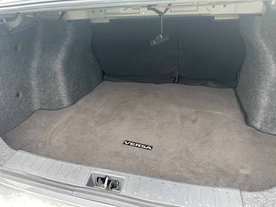 2021 Nissan Versa SV CVT photo